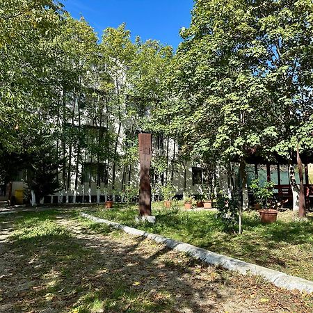 Hostel Horia Plopeni Екстер'єр фото
