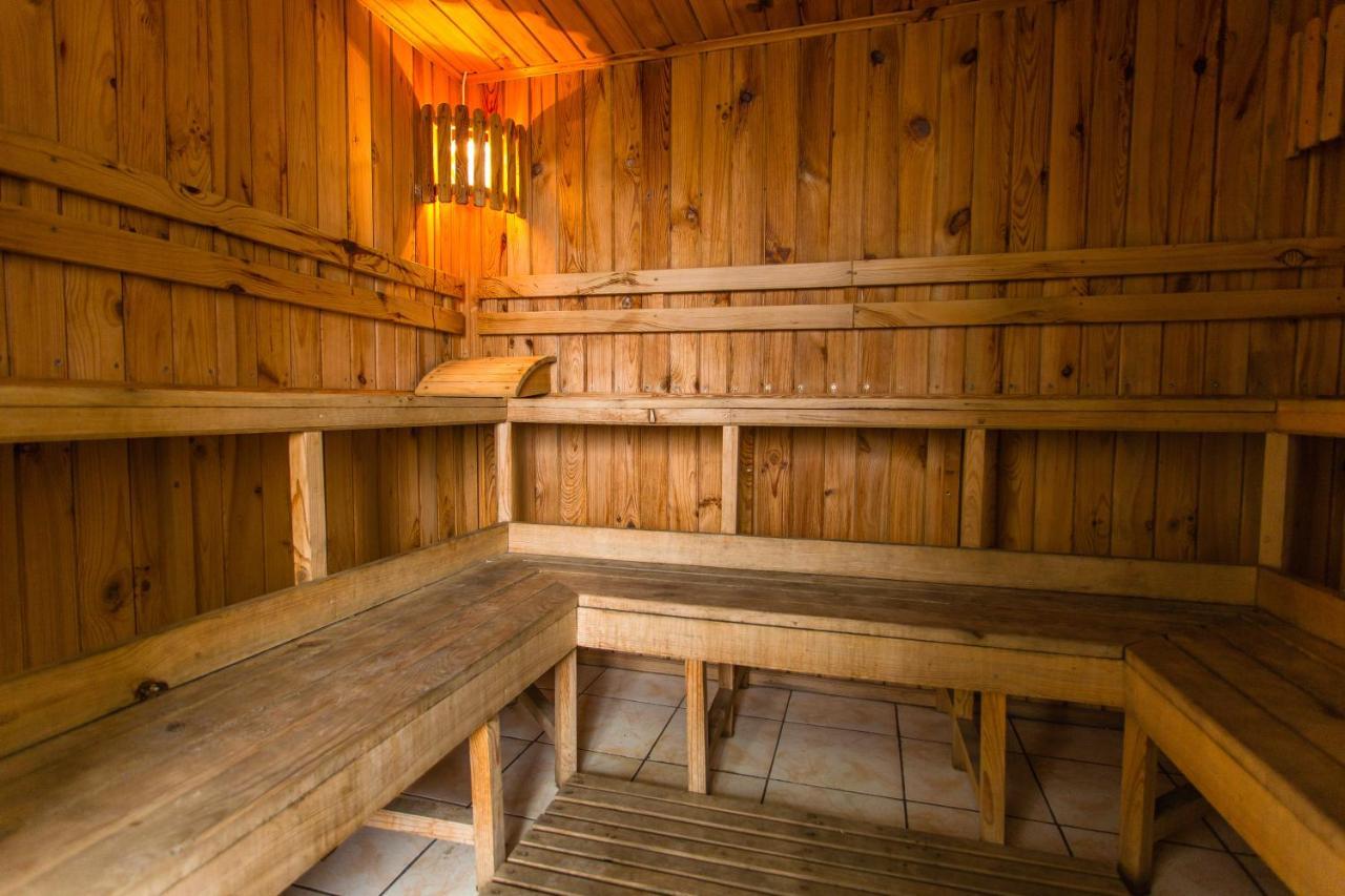 Hostel Horia Plopeni Екстер'єр фото