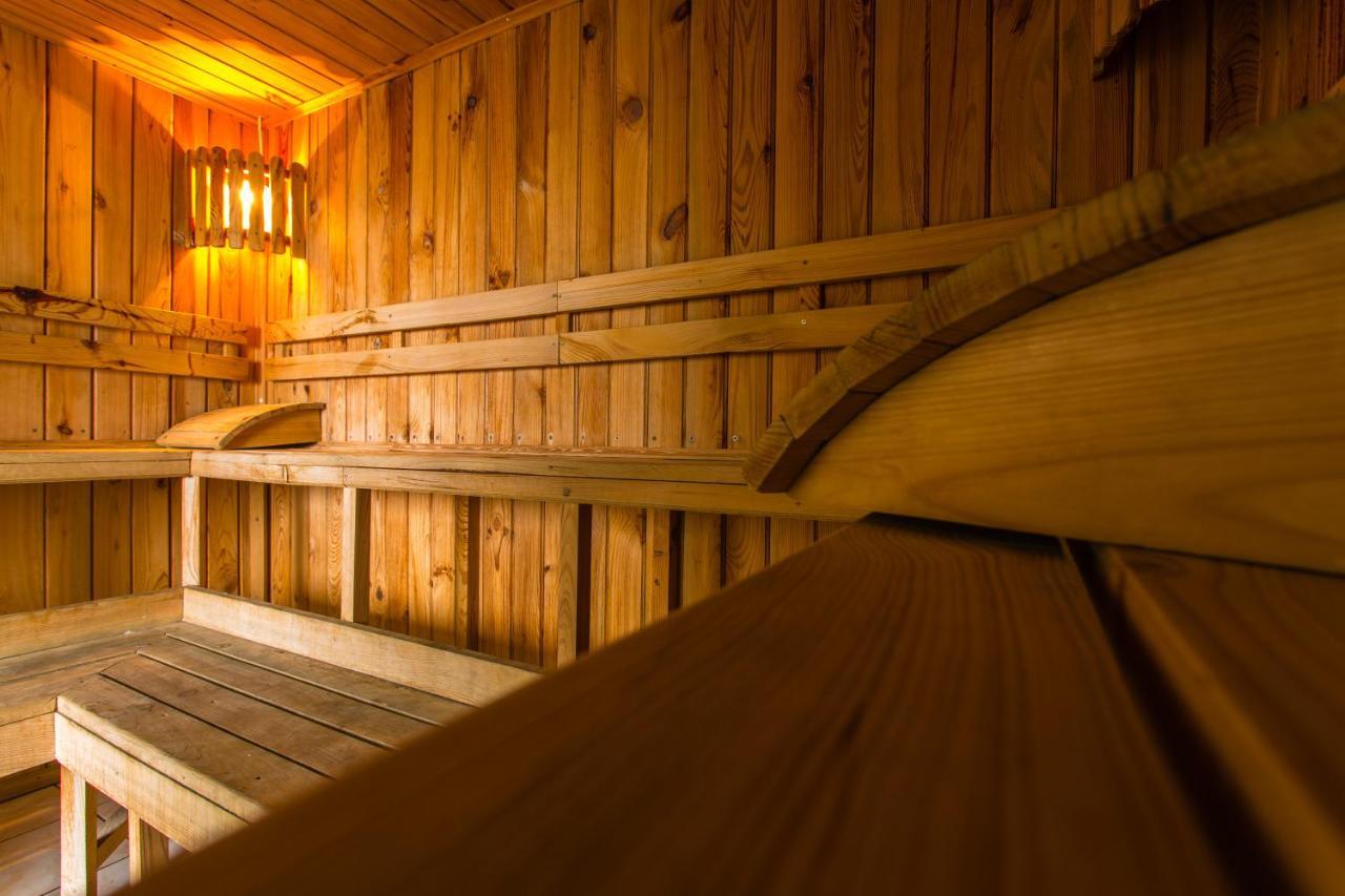 Hostel Horia Plopeni Екстер'єр фото