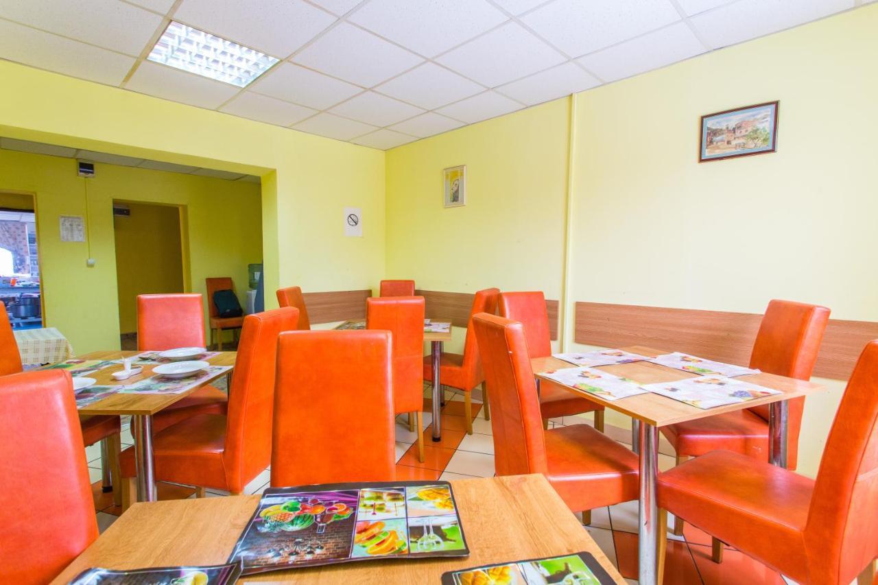 Hostel Horia Plopeni Екстер'єр фото
