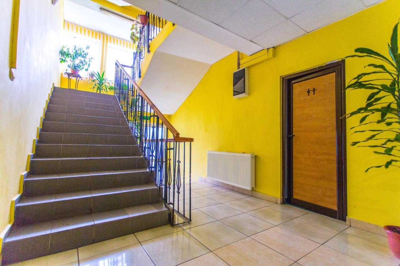 Hostel Horia Plopeni Екстер'єр фото