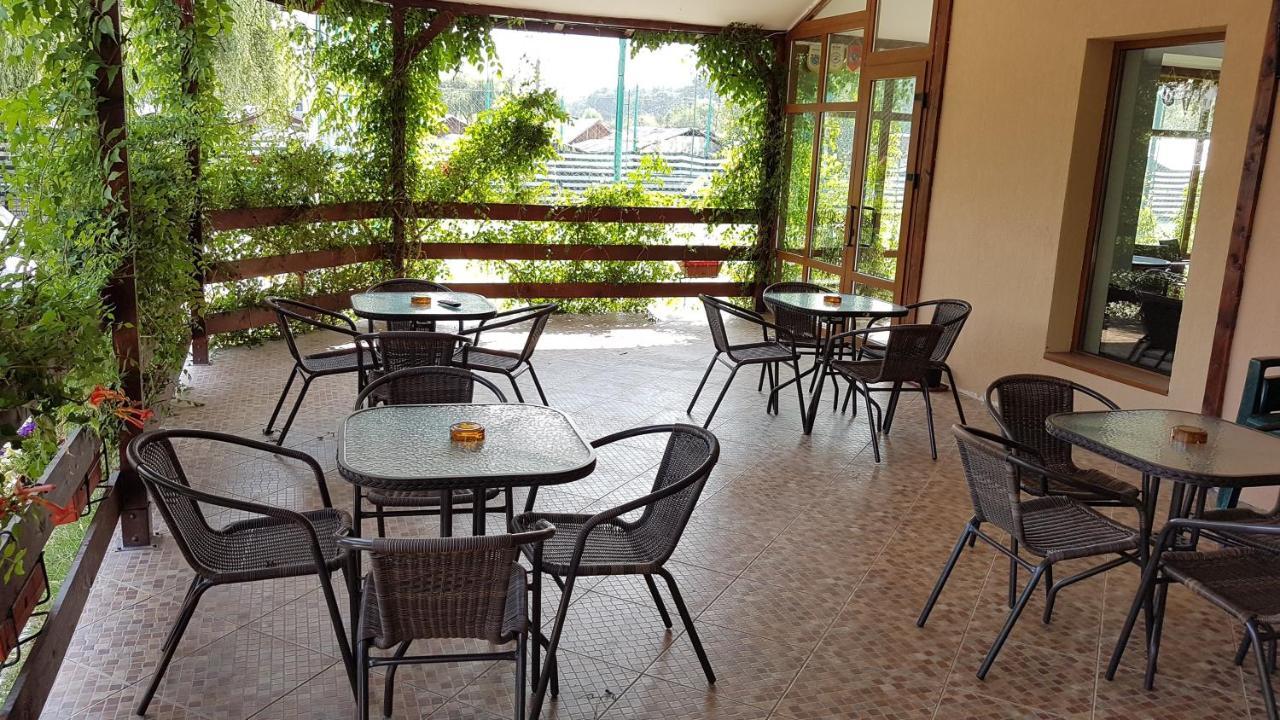 Hostel Horia Plopeni Екстер'єр фото