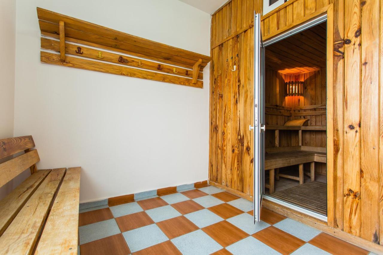Hostel Horia Plopeni Екстер'єр фото