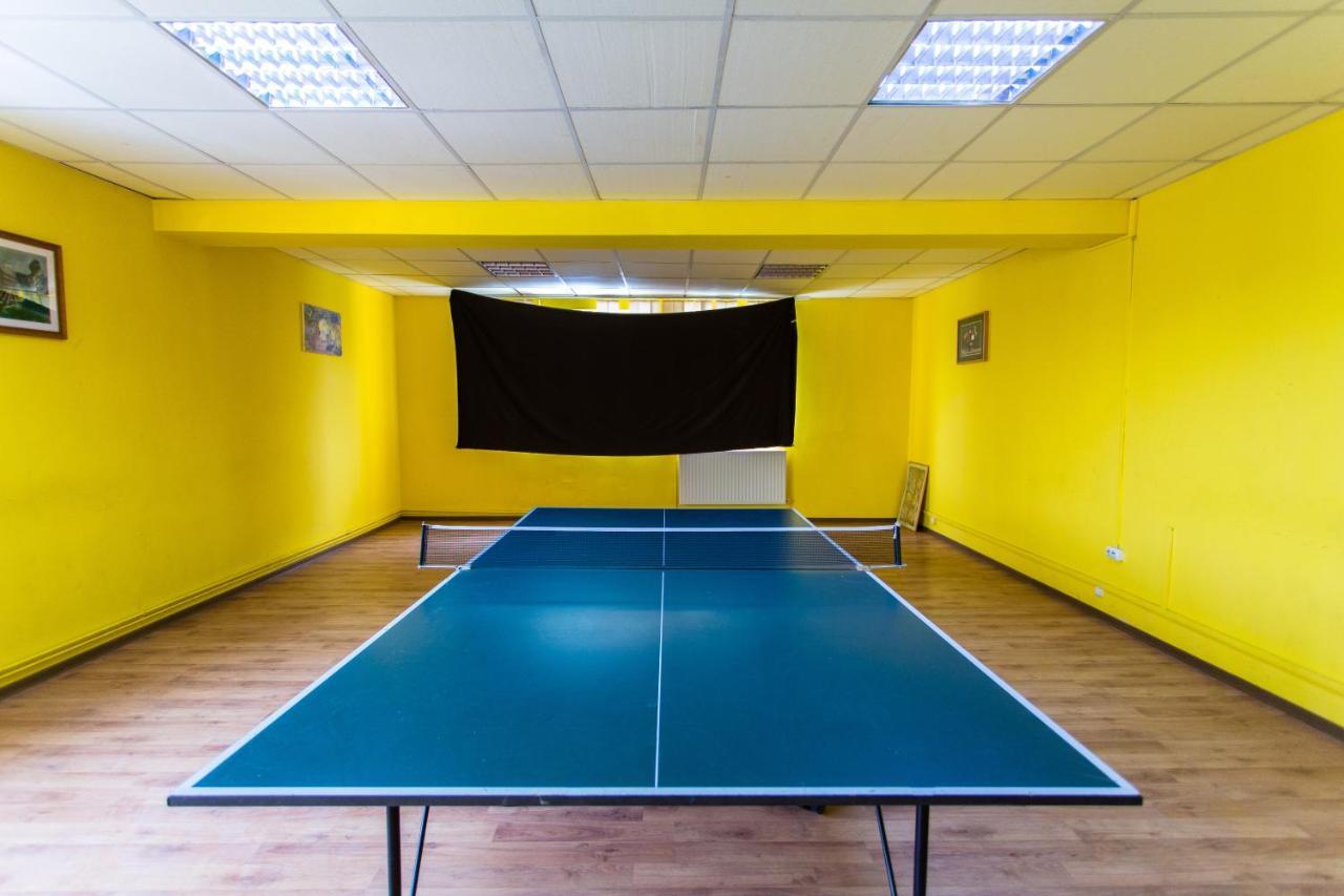 Hostel Horia Plopeni Екстер'єр фото